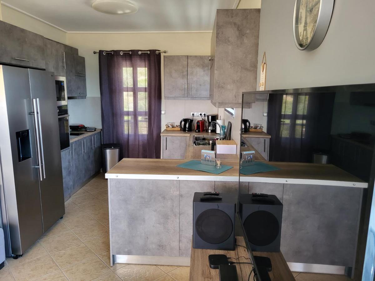 "Stergiou Luxury Apartment 2Nd Floor" Με Κοινη Πισινα Saronida Eksteriør bilde